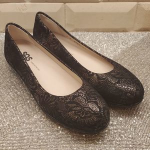 SOLD!! SAS Scenic Black Lace Ballet Flat - Size 7N